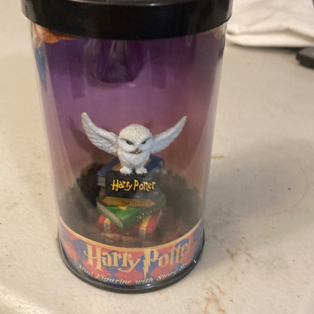 Enesco Harry Potter mini figurine with story scope.  “ Hedwig”